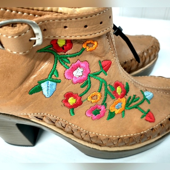 Mexican Handmade Leather Booties Floral Embroidery Size 7 New - Picture 5 of 7